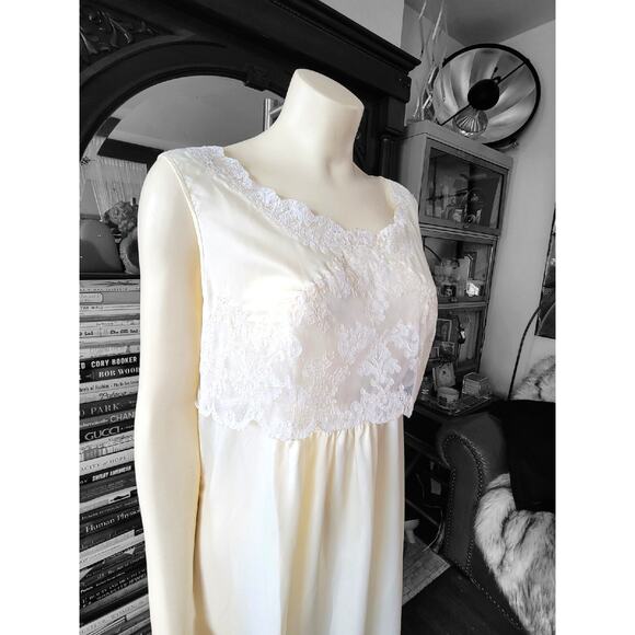 Vintage Christian Dior Silk Blend Nightgown W Lace Cream Size 36 - Picture 5 of 16